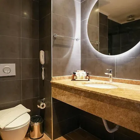 Ada Port Adults Only Hotel *