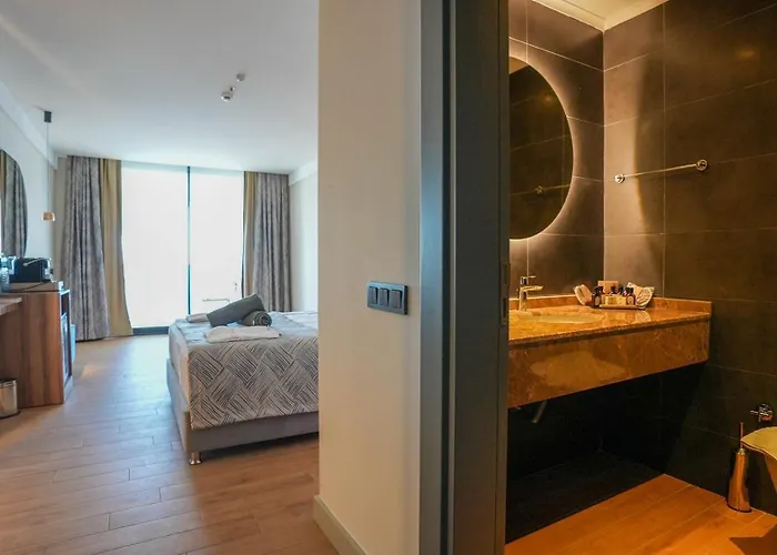 Hotel Ada Port Adults Only