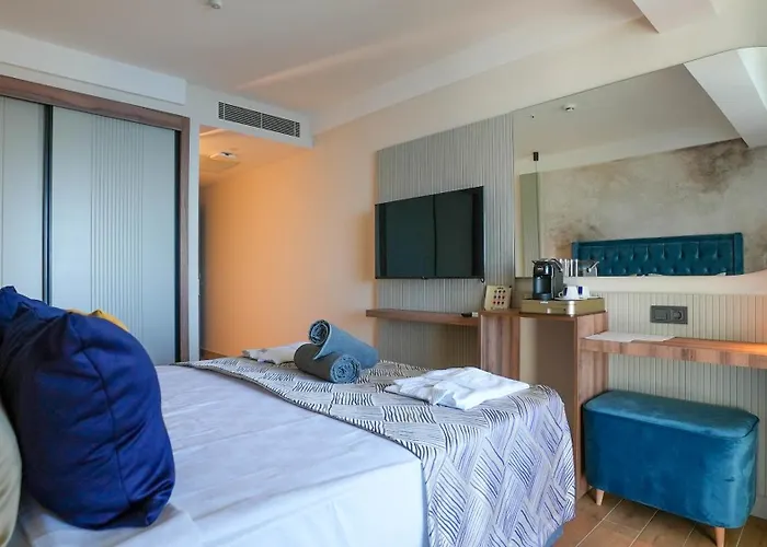 Ada Port Adults Only Hotel *