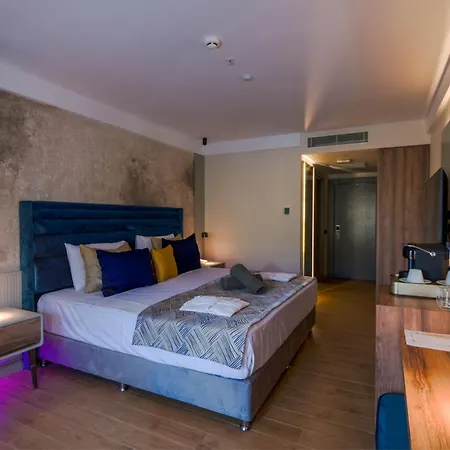 Ada Port Adults Only Аланія