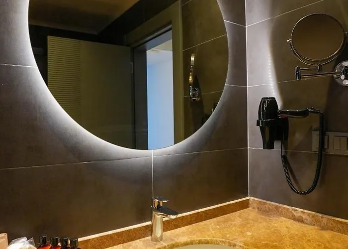 Ada Port Adults Only Αλάνια